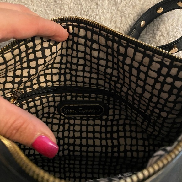 Urban Expressions Vegan Leather Crossbody - Picture 4 of 4